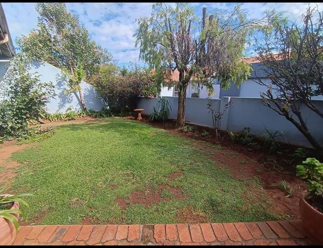 2 BEDROOM TOWNHOUSE FOR SALE IN WYCHWOOD